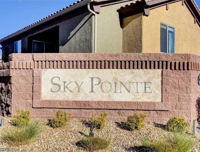 MLS: 2562762 Condo For Sale