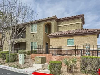 Photo #2: 2562762 Listing