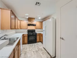 Photo #6: 2562762 Listing