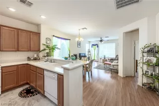 Photo #2: 2562766 Listing 