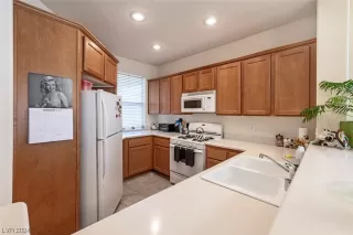 Photo #5: 2562766 Listing 