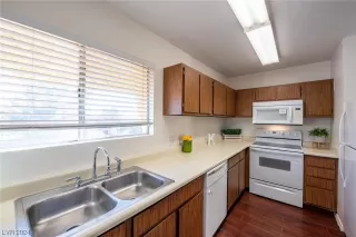 Photo #1: 2562839 Listing 