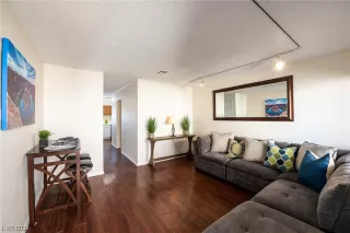 Photo #5: 2562839 Listing 