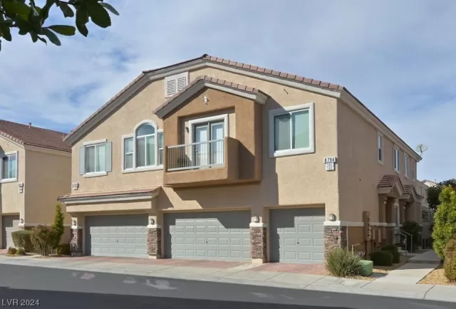 MLS: 2562847 Condo For Sale