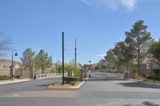 Photo #4: 2562847 Listing