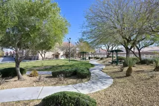 Photo #5: 2562847 Listing