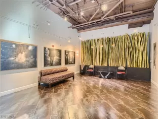 Photo #3: 2562851 Listing