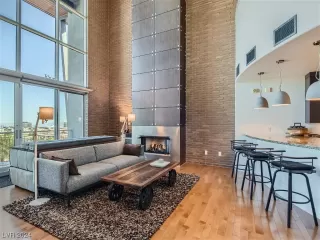 Photo #5: 2562851 Listing