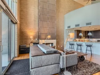 Photo #6: 2562851 Listing