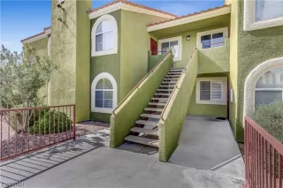 Photo #4: 2562867 Listing