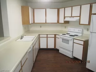 Photo #5: 2562868 Listing 