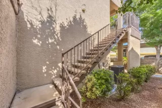 Photo #1: 2562869 Listing