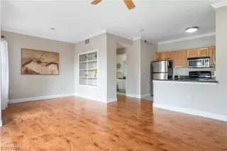 Photo #6: 2562902 Listing