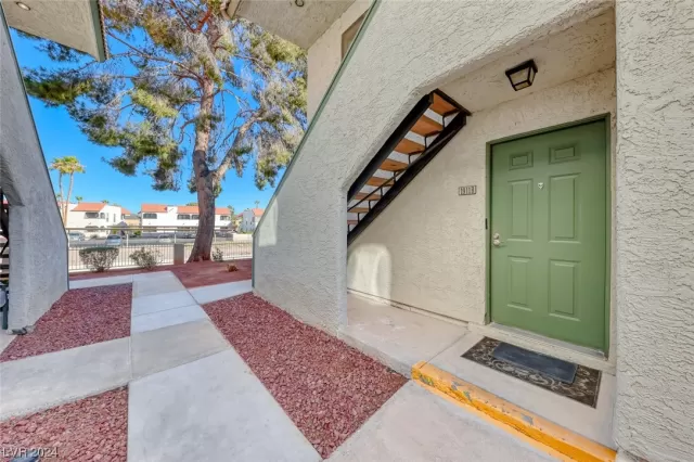 MLS: 2562906 Condo For Sale