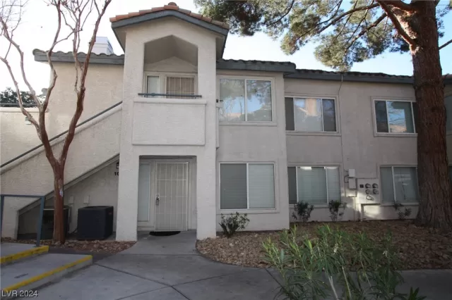 MLS: 2562929 Condo For Sale