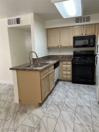 Photo #6: 2562929 Listing 