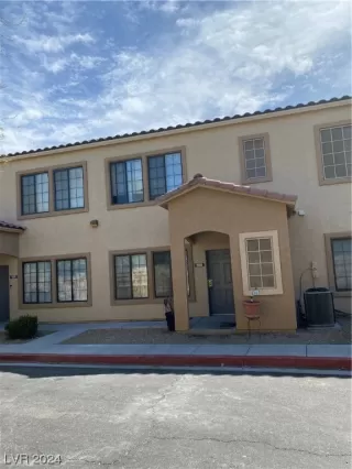 Photo #1: 2562958 Listing 