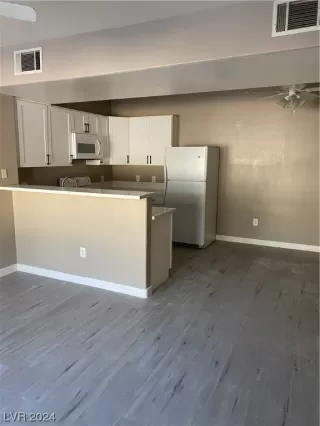 Photo #3: 2562958 Listing 