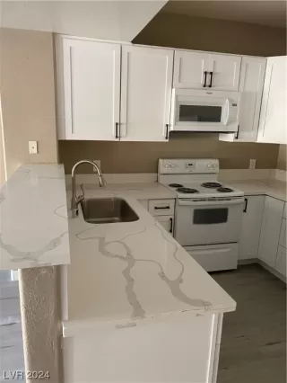 Photo #5: 2562958 Listing 