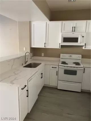 Photo #6: 2562958 Listing 