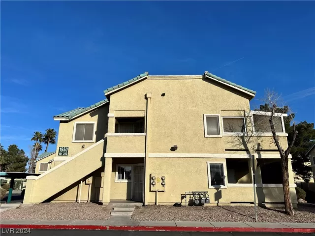 MLS: 2562987 Condo For Sale