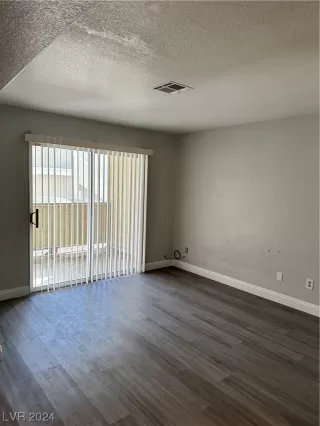 Photo #3: 2562987 Listing 