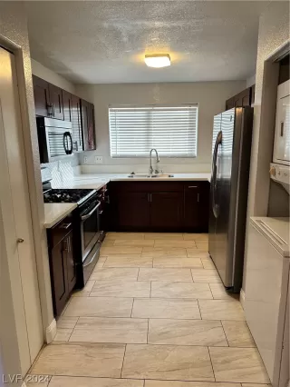 Photo #4: 2562987 Listing 