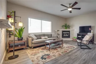 Photo #5: 2562990 Listing