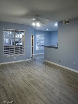 Photo #3: 2563002 Listing