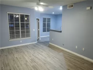 Photo #4: 2563002 Listing