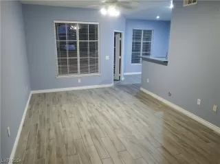 Photo #6: 2563002 Listing