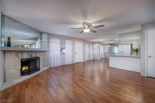 Photo #4: 2563004 Listing