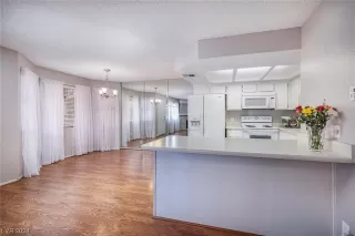 Photo #6: 2563004 Listing