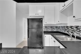 Photo #3: 2563013 Listing