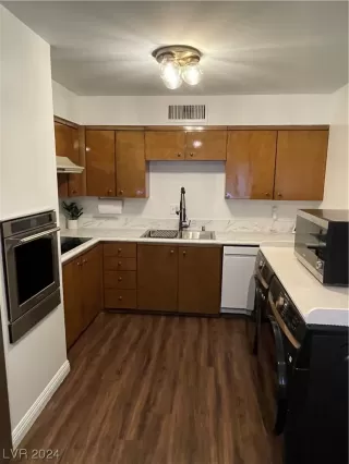 Photo #5: 2563016 Listing 