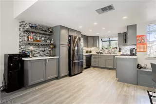 Photo #1: 2563032 Listing 