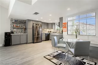 Photo #2: 2563032 Listing 