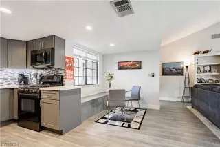 Photo #4: 2563032 Listing 