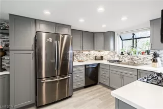 Photo #6: 2563032 Listing 