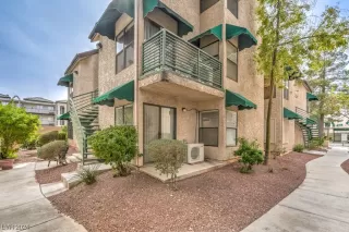 Photo #2: 2563038 Listing