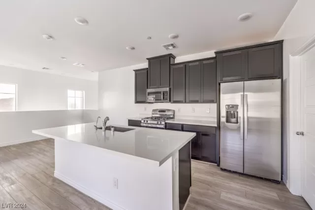 MLS: 2563042 Condo For Sale