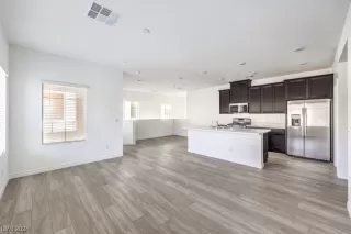 Photo #2: 2563042 Listing 