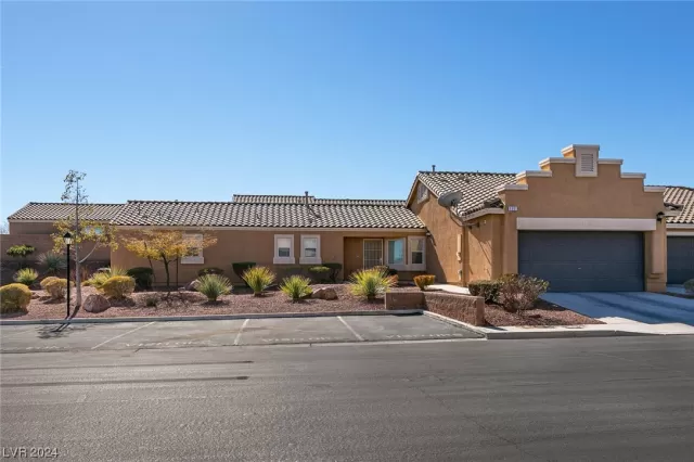 MLS: 2563060 Condo For Sale