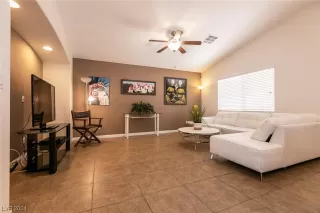 Photo #4: 2563060 Listing