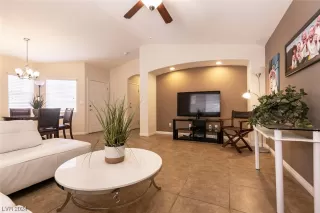 Photo #6: 2563060 Listing