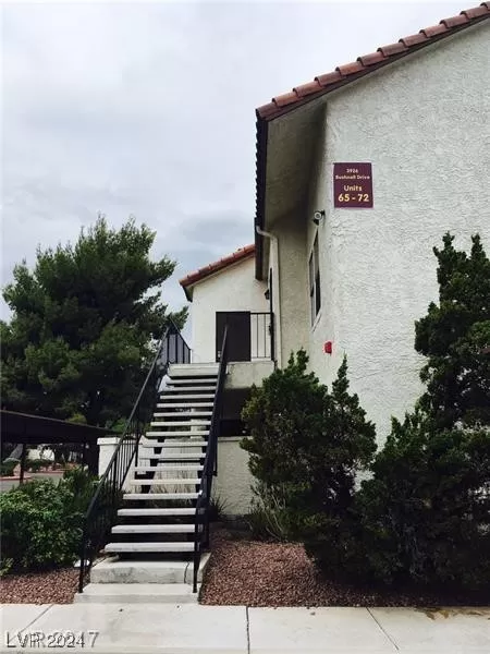 MLS: 2563067 Condo For Sale