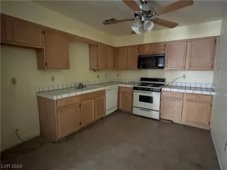 Photo #6: 2563073 Listing