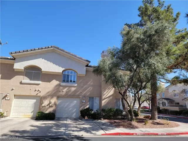 MLS: 2563076 Condo For Sale