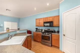 Photo #3: 2563083 Listing