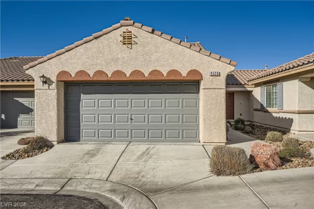 MLS: 2563090 Condo For Sale